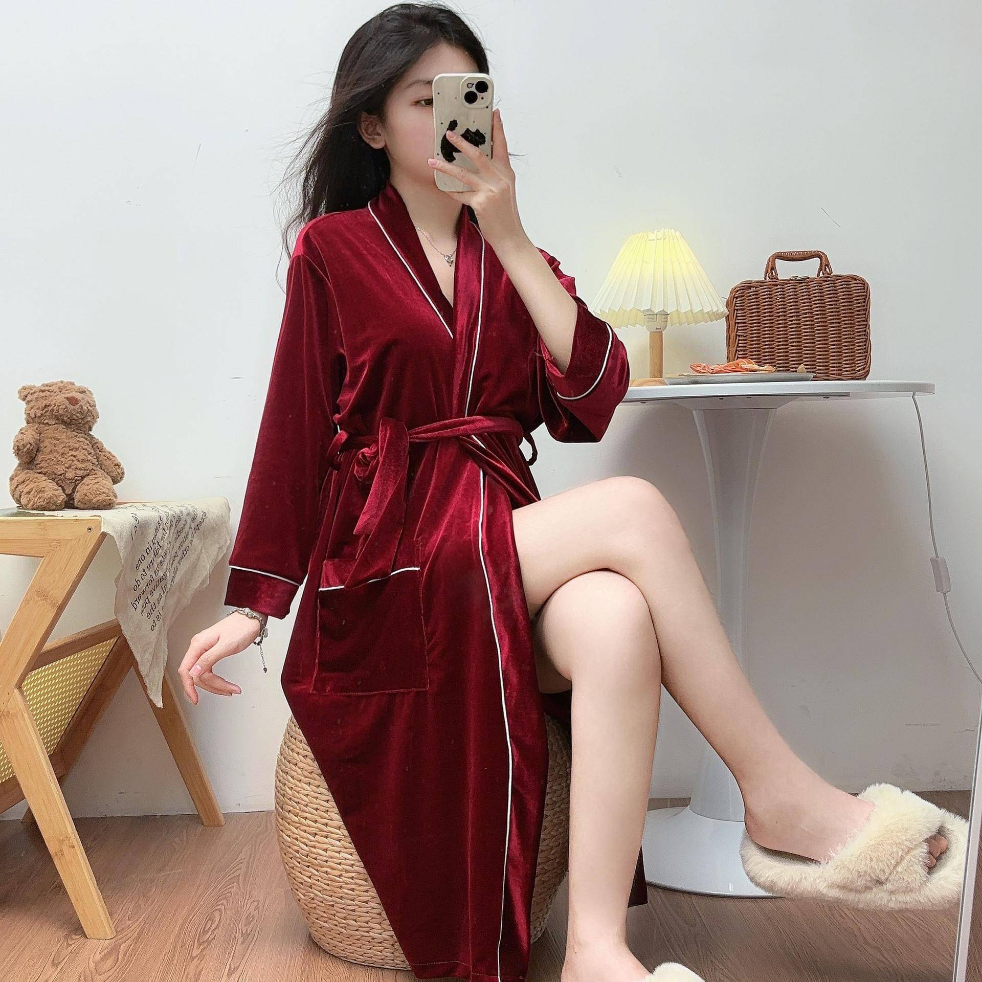 Herbst und Winter Neu Morgenmantel Homewear Damen Langärmelig Goldener Samt Einteiliger Bademantel Warmer Anzug Morgenmantel Homewear Pyjama 2XL rot von Joom DACH