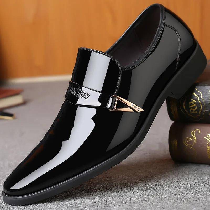 Herren Business Lederschuhe Britische atmungsaktive PU-Lederschuhe mit spitzer Spitze Jugend Formelle Kleidung Schlupfschuhe 38 schwarz Herren Business Lederschuhe Britische atmungsaktive PU-Lederschuhe mit spitzer Spitze Jugend Formelle Kleidung Schlupfschuhe 38 schwarz von Joom DACH