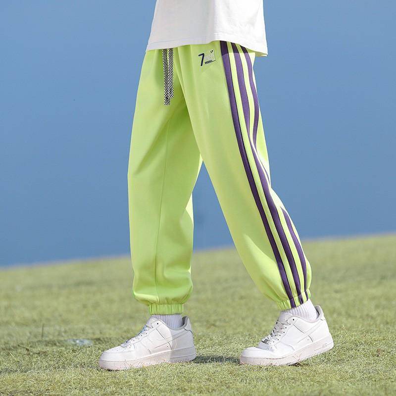 Herren Frühling und Herbst Amerikanische Retro Sport Korsett Hose Mode Marke Jugend Gerade Bein Lose Farbe Patchwork Jogginghose 4XL grasgrüne von Joom DACH