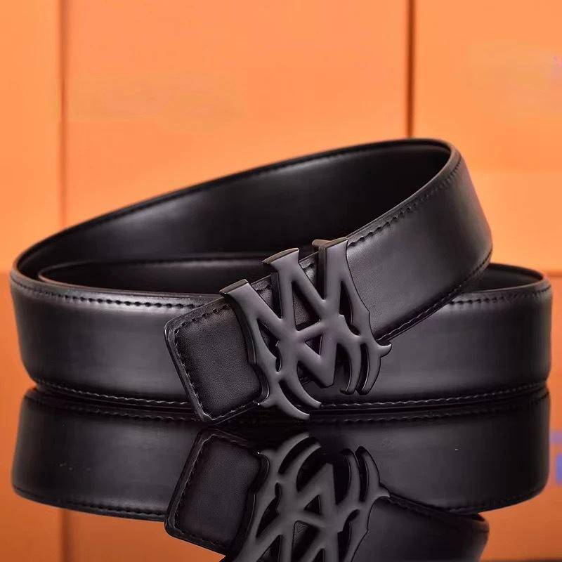 Herren Stilvoller Glatte Schnalle Ledergürtel - Vielseitig für Business und Mode 100 cm von Joom DACH