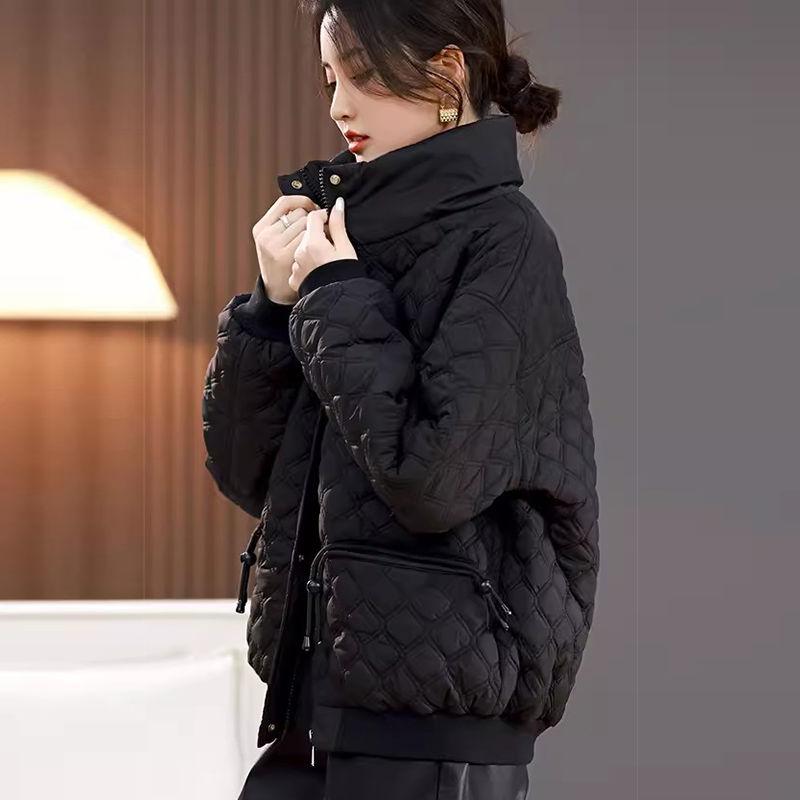 High-End Europäischer Stil Übergröße Kurzer Daunen-Baumwollmantel für Damen, Herbst Winter Lässige Warme Baumwollgepolsterte Jacke 5XL schwarz von Joom DACH
