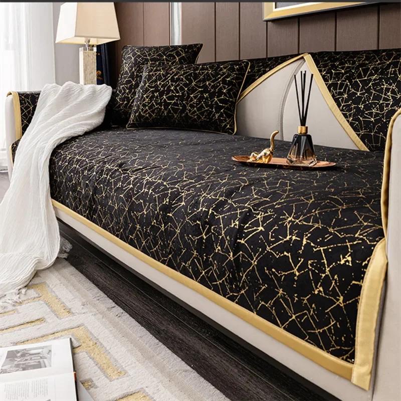 High-End-Sofakissen aus schwarzem und goldenem Leder, modernes, rutschfestes Anti-Katzen-Kratz-Stuhlkissen, Satin-Einfassung, Liegebezug, Handtuch, Winter 110x210cm 1pcs von Joom DACH