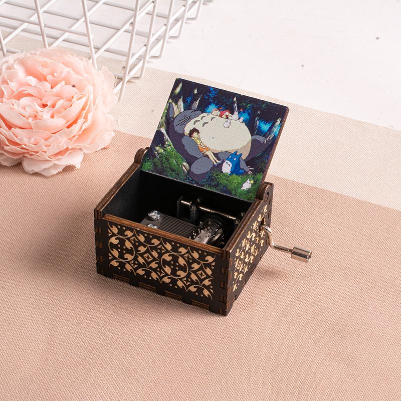 Hölzerne Totoro Miyazaki Spieluhr – Valentinstags-/Geburtstagsgeschenk für sie 6.4 x 5.2 x 4.2 cm von Joom DACH