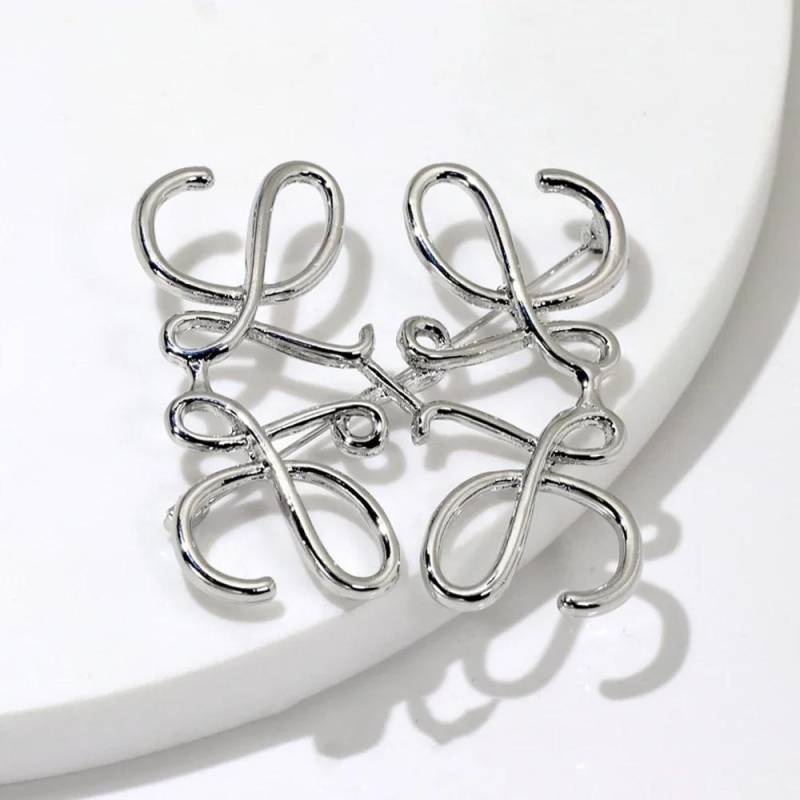 Hohle Brosche Frauen Mädchen Mode Temperament Schmuck Zubehör Rucksack Revers Pin Abzeichen Corsage Dekoration Geschenke silber von Joom DACH