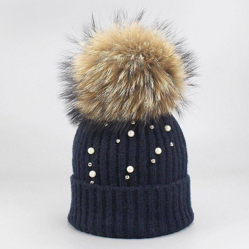 Hut Weiche Wolle Mützen Frauen Echte Natürliche Pelz Pom Poms Mode Perle Gestrickte Hut Mädchen Weibliche Beanie Kappe Pompom winter Hüte für Frauen H von Joom DACH