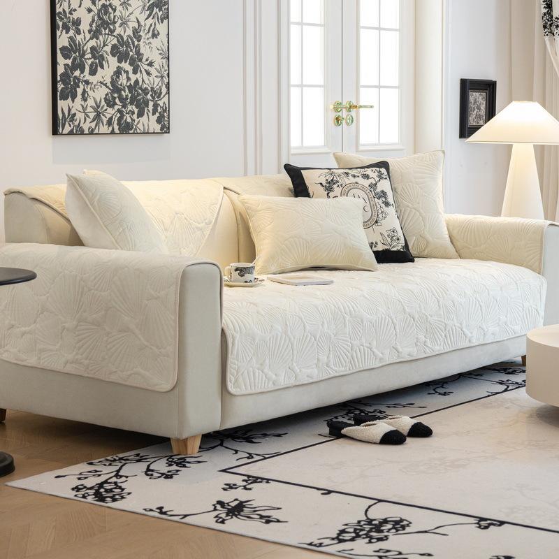 Ins Creme Stil Herbst und Winter Kurzplüsch Sofakissen Stoff Rutschfester Leder Sofabezug Vier Jahreszeiten Sofabezug Tuch Handtuch 70*70cm von Joom DACH