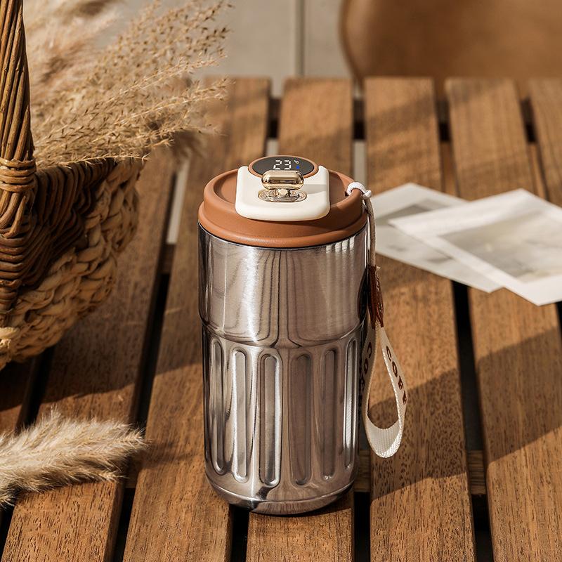 Intelligente Thermosflasche, LED-Temperaturanzeige, Kaffeetasse, 316 Edelstahl, Becher, tragbare Isolierflaschen, Thermoskannen 450ml kaffeebraun von Joom DACH