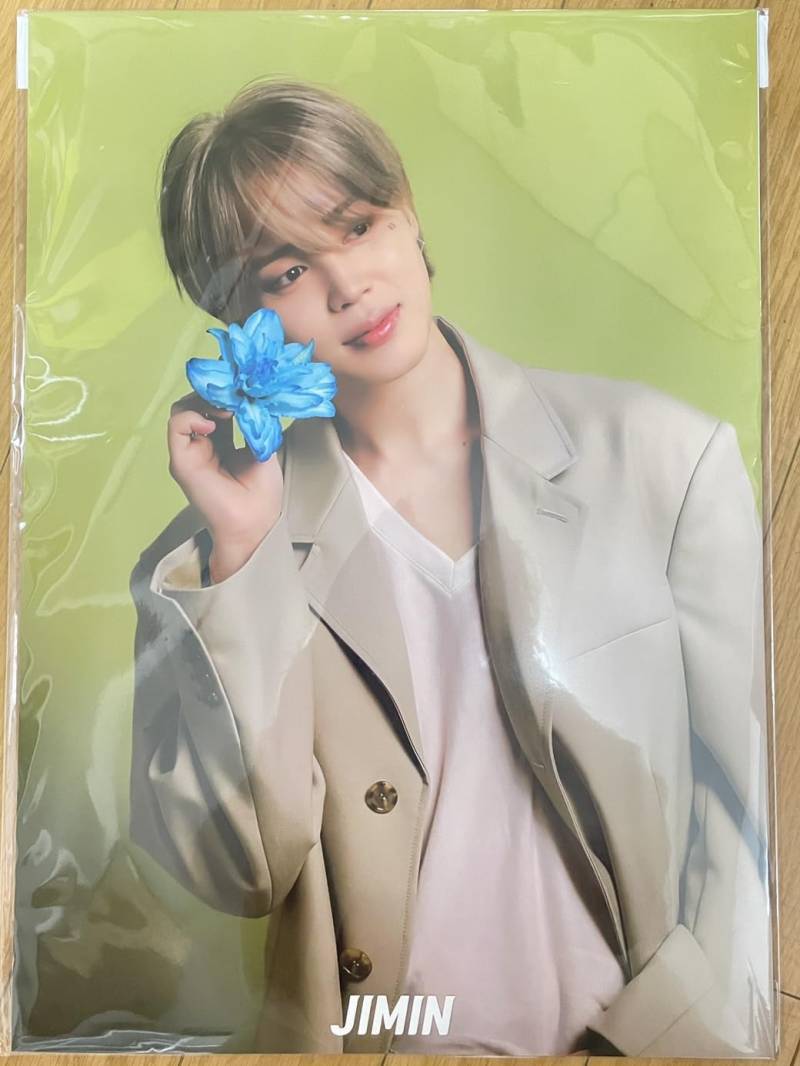 Jimin Goods 12 Poster 1 Sticker Set + (JIMIN 2) von Joom DACH