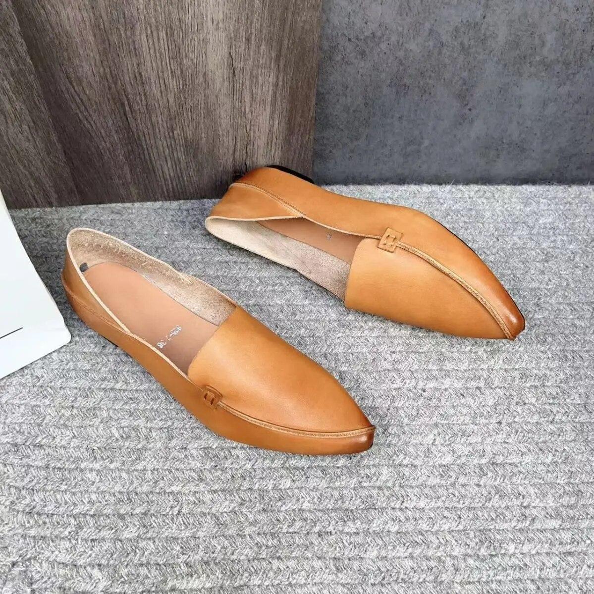 Johnature Retro-Damen-Slipper aus echtem Leder mit spitzer Zehenpartie, handgefertigt, flach, weiche Sohle, einfarbig, Slip-on-Schuhe 40 kamelfarben von Joom DACH