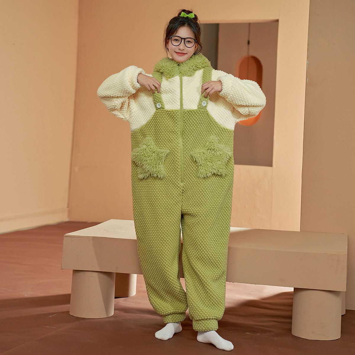 Jumpsuit Pyjama Damen Herbst Winter Korallenfleece Verdickt Plüsch Niedlich Cartoon Flanell Warm Nachtwäsche Lässig Locker Hauskleidung 2XL von Joom DACH