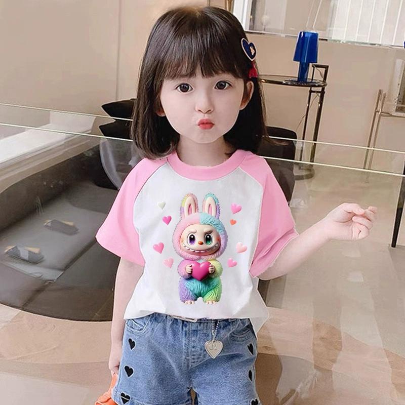 Kawaii Cartoon Labubu Kinder Erwachsene Bedrucktes T-Shirt Sommer Damen und Herren Lässig Outdoor Mädchen und Junge Kurzarm T-Shirts Top 130 Kawaii Cartoon Labubu Kinder Erwachsene Bedrucktes T-Shirt Sommer Damen und Herren Lässig Outdoor Mädchen und Junge Kurzarm T-Shirts Top 130 von Joom DACH