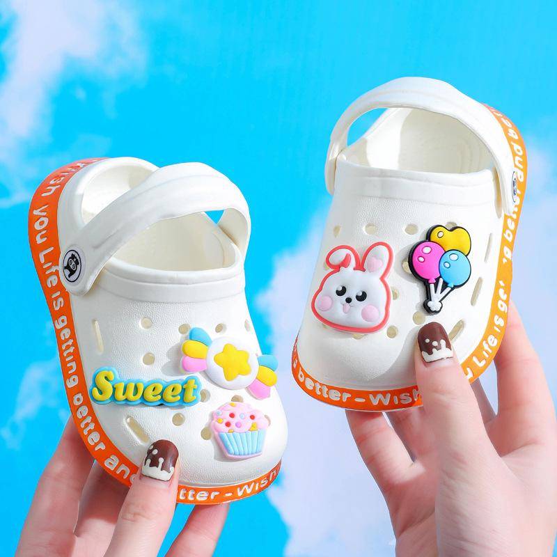 Kinder Baby Mädchen Jungen Nettes Kind Rutschfeste Weichen Boden Kleinkind Hause Kinder Loch Coole Sandalen Hausschuhe Cartoon Höhle loch Schuhe 22/23 weiß von Joom DACH