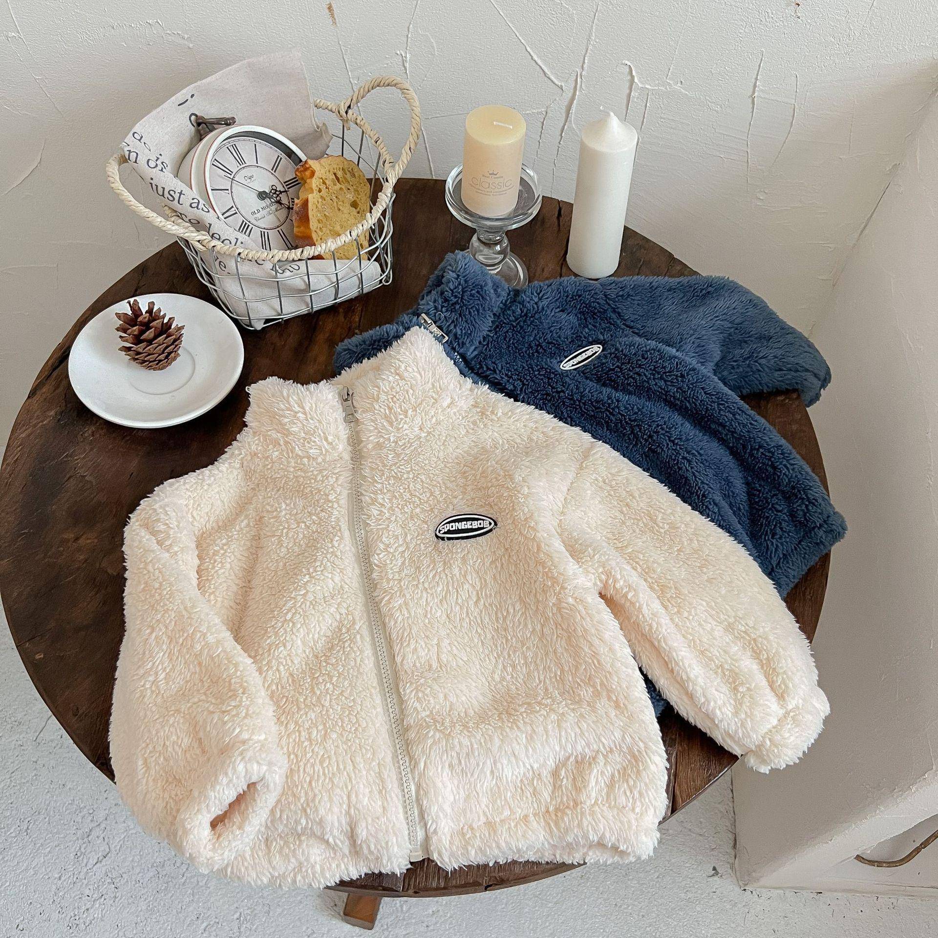 Kinder Flanelljacke: Buntes Korallenfleece, Unifarbe, Fleece-gefüttert für Jungen und Mädchen - Ideal für Herbst und Winter Size 120cm von Joom DACH