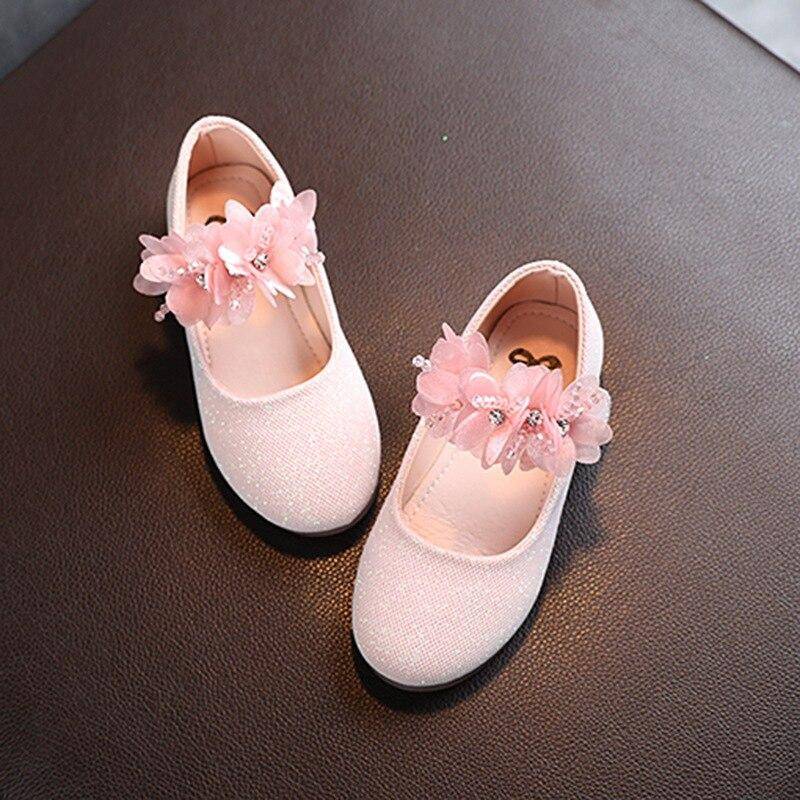 Kinder Leder Mädchen Schuhe Glänzende Blumen Prinzessin Schuhe Für Baby Party Hochzeit Kinder Wohnungen Frühling Sommer Kleid Schuhe 29 von Joom DACH
