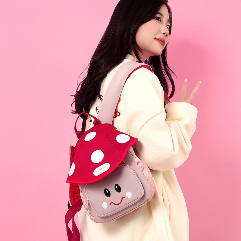 Kindergarten Kinder Rucksack Niedliche Pilz Tasche Weibliche Grundschüler Mini Rucksack Leichter Rucksack von Joom DACH