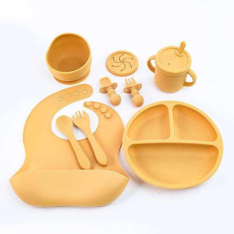 Kindergeschirr-Set aus Silikon: 8-teilig - Enthält Teller, Gabel, Löffel, Lätzchen und Lernbecher Silicone fork and spoon 8-piece set von Joom DACH