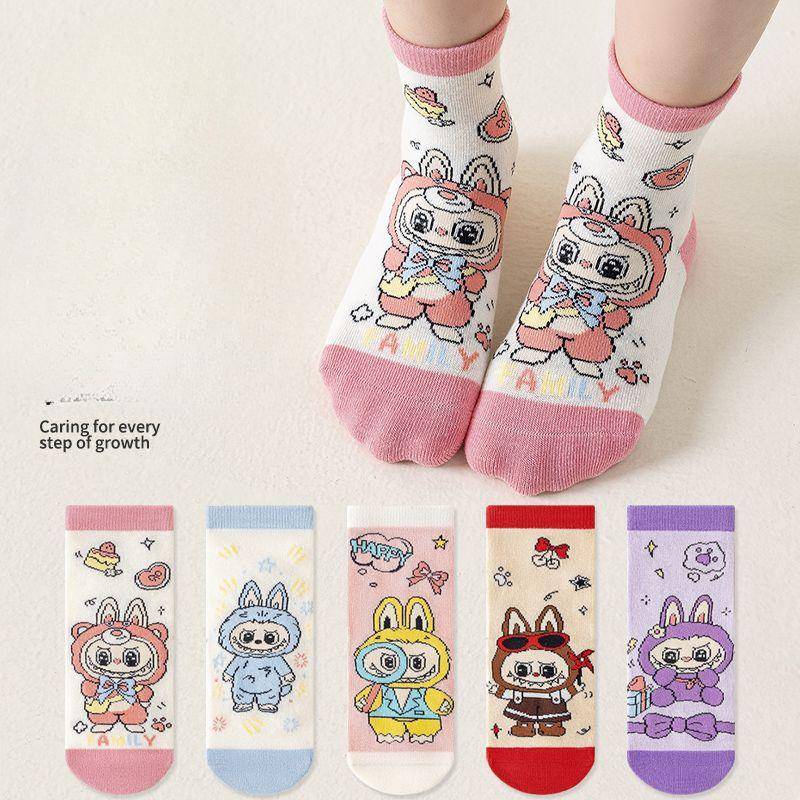 Kinder Socken Mädchen Baumwollsocken Studenten Mid-Calf Socken Jungen und Mädchen Cartoon Baumwollsocken 9-12 years old Kinder Socken Mädchen Baumwollsocken Studenten Mid-Calf Socken Jungen und Mädchen Cartoon Baumwollsocken 9-12 years old von Joom DACH