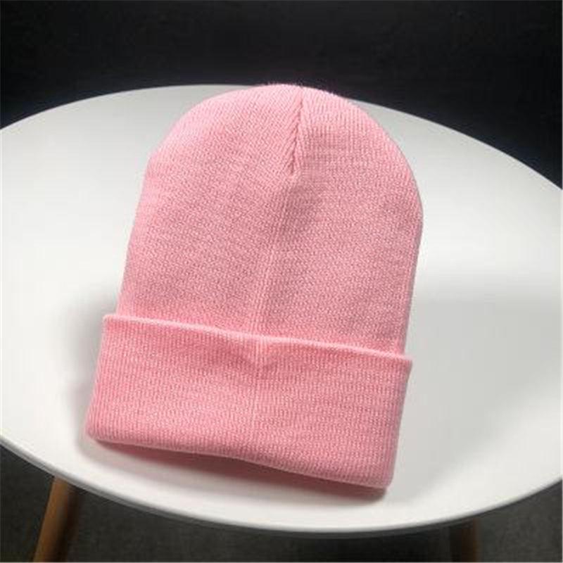 Klassische mehrfarbige Mütze, neue heiße Wintermütze für Damen und Herren, gestrickt, solide Herbst-Mütze 54cm-60cm rosa Klassische mehrfarbige Mütze, neue heiße Wintermütze für Damen und Herren, gestrickt, solide Herbst-Mütze 54cm-60cm rosa von Joom DACH