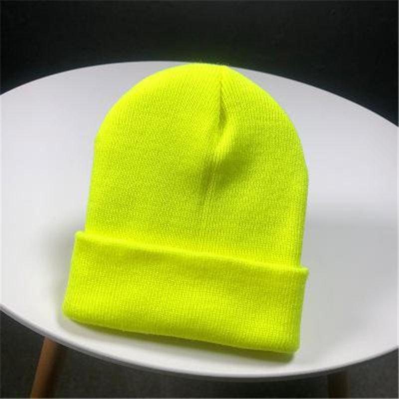 Klassische mehrfarbige Mütze, neue heiße Wintermütze für Damen und Herren, gestrickt, solide Herbst-Mütze 54cm-60cm fluoreszierende gelbe Klassische mehrfarbige Mütze, neue heiße Wintermütze für Damen und Herren, gestrickt, solide Herbst-Mütze 54cm-60cm fluoreszierende gelbe von Joom DACH