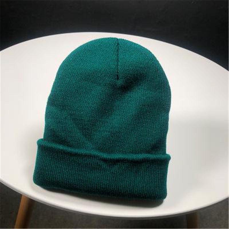Klassische mehrfarbige Mütze, neue heiße Wintermütze für Damen und Herren, gestrickt, solide Herbst-Mütze 54cm-60cm dunkelgrüne Klassische mehrfarbige Mütze, neue heiße Wintermütze für Damen und Herren, gestrickt, solide Herbst-Mütze 54cm-60cm dunkelgrüne von Joom DACH