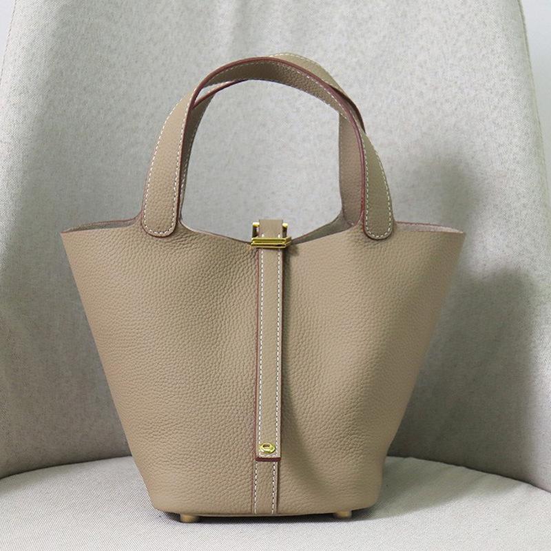 Kleine Handtaschen aus echtem Leder für Damen Designer-Einkaufstasche ohne Logo Naturrindsleder Damen-Korb-Einkaufstaschen mit Vorhängeschloss S 22x18x21cm helle khaki von Joom DACH