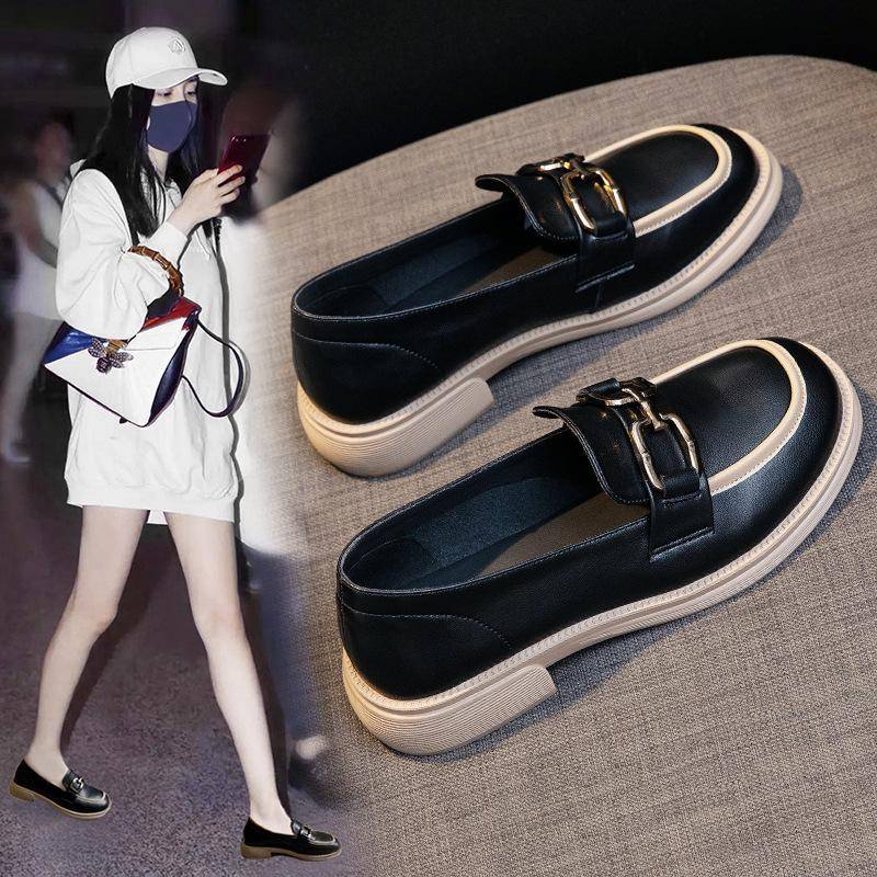 Kleine Lederschuhe für Damen, neue Frühjahrsschuhe mit flacher Sohle, britischer Stil, dicker Absatz, Einzelschuhe mit Schnalle, Slip-on-Loafer 40 von Joom DACH