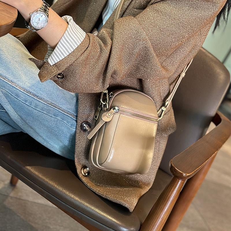 Kleine Ledertasche, Neue vielseitige Schulter-Umhängetasche, Vertikale Mini-Nischen-Handytasche für Damen von Joom DACH