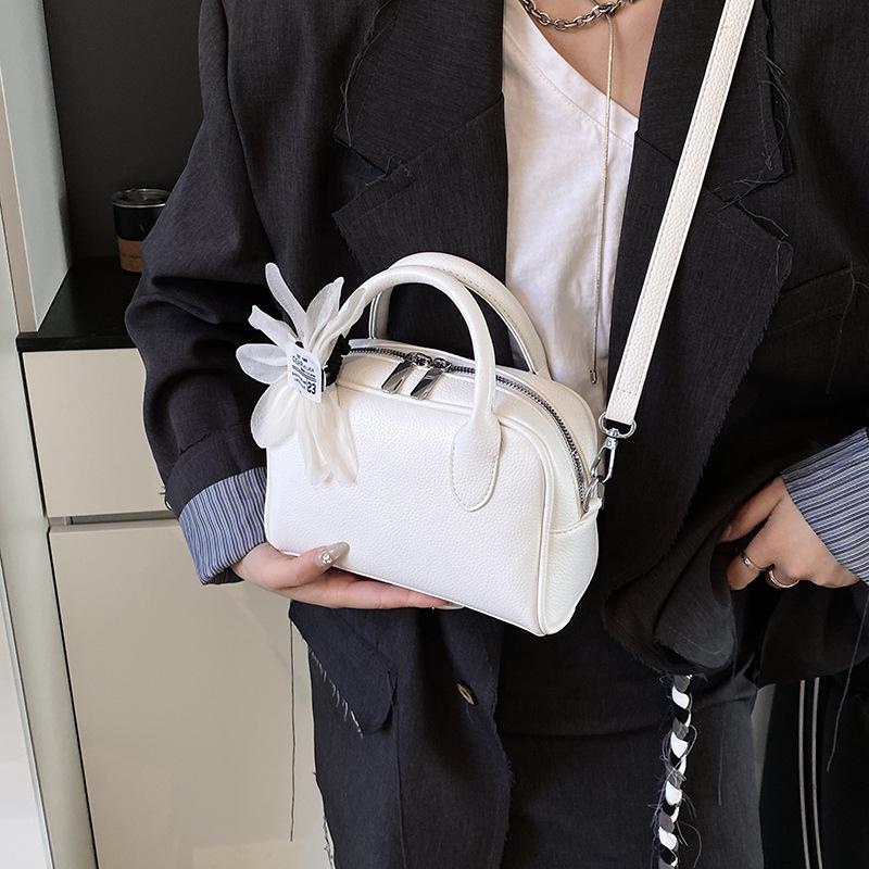 Kleine quadratische Tasche Damen Vielseitige neue Mode Umhängetasche Lässige Handtasche no pendant weiß von Joom DACH