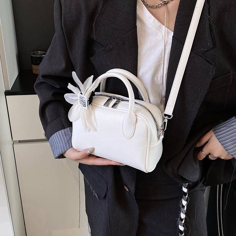 Kleine quadratische Tasche Damen Vielseitige neue Mode Umhängetasche Lässige Handtasche no pendant weiß von Joom DACH