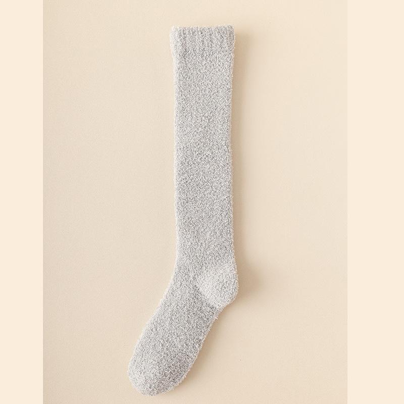 Kniestrümpfe aus Korallenfleece für Damen, gemütliche, verdickte Schlafsocken aus Plüsch im japanischen Stil, warme Wadensocken für den Winter One-size grau von Joom DACH