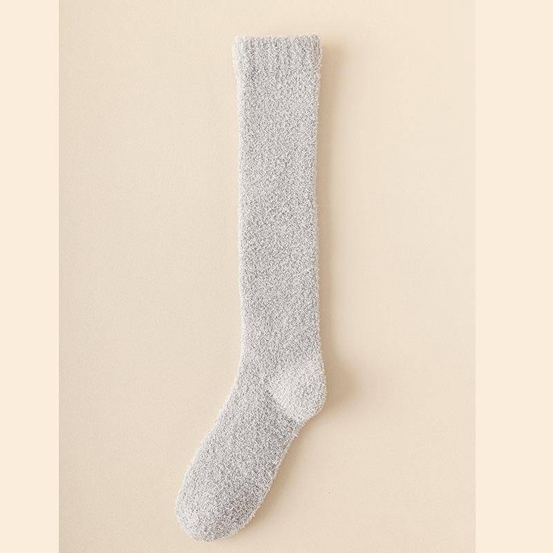 Kniestrümpfe aus Korallenfleece für Damen, gemütliche, verdickte Schlafsocken aus Plüsch im japanischen Stil, warme Wadensocken für den Winter One-size grau von Joom DACH