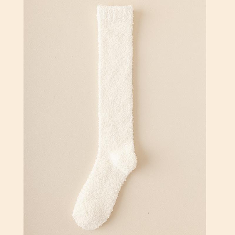 Kniestrümpfe aus Korallenfleece für Damen, gemütliche, verdickte Schlafsocken aus Plüsch im japanischen Stil, warme Wadensocken für den Winter One-size weiß von Joom DACH