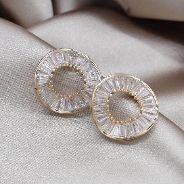 Korea Modeschmuck Luxus Zirkon Zarte Runde Ohrringe Mikro-Pavé Hochwertige CZ Ohrringe Damen Einfache Ohrstecker weiß von Joom DACH