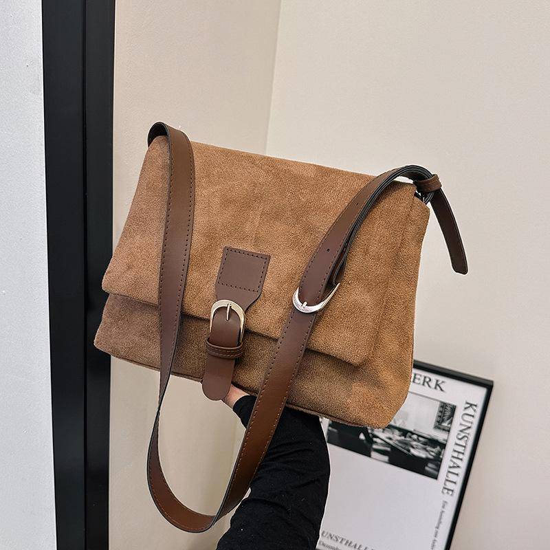 Koreanische Retro Wildleder Umhängetasche für Damen – Vielseitige Frühlings Messenger & Lässige Crossbody braun von Joom DACH