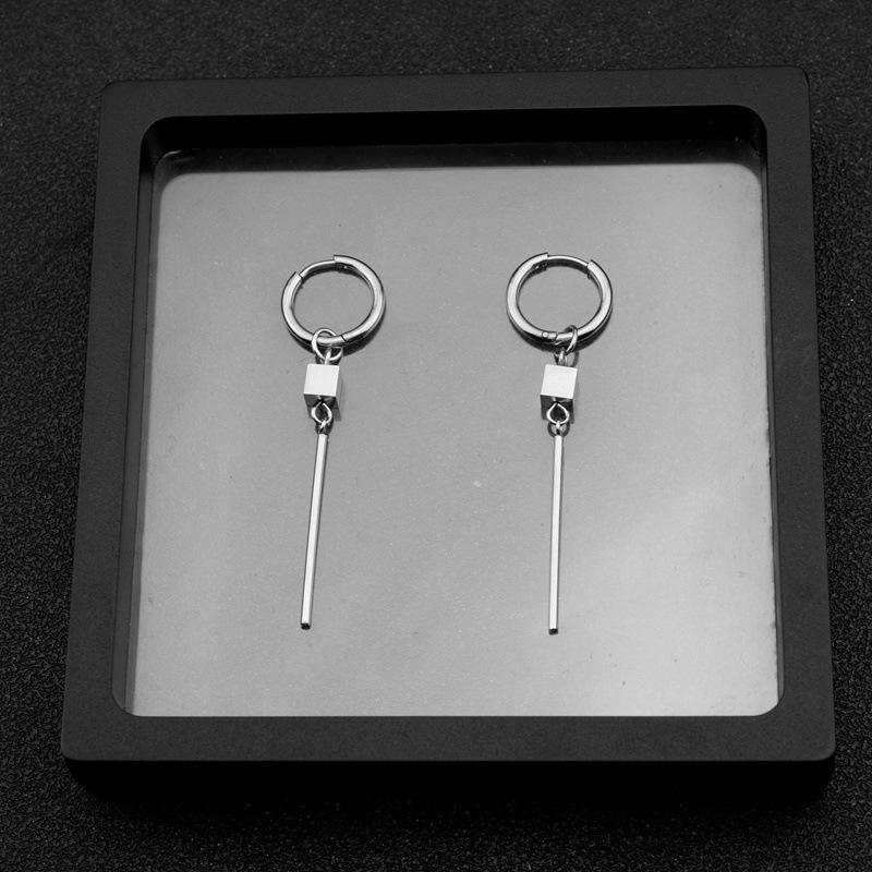 „Koreanische quadratische Ohrringe aus Edelstahl für Herren – lange Punk-Ohrringe aus Titanstahl für Paare“ von Joom DACH