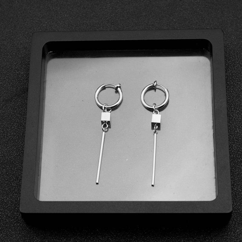 „Koreanische quadratische Ohrringe aus Edelstahl für Herren – lange Punk-Ohrringe aus Titanstahl für Paare“ von Joom DACH