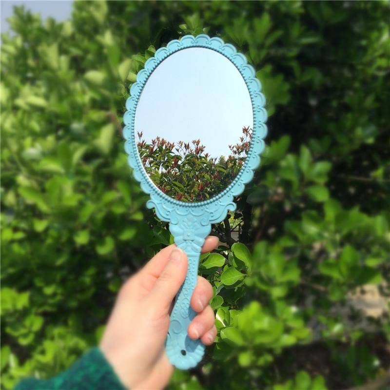 Kreative retro carving hand-gehalten kosmetikspiegel Weibliche griff make-up spiegel tragbare tragbare kleine runde spiegel make-up werkzeuge blau von Joom DACH