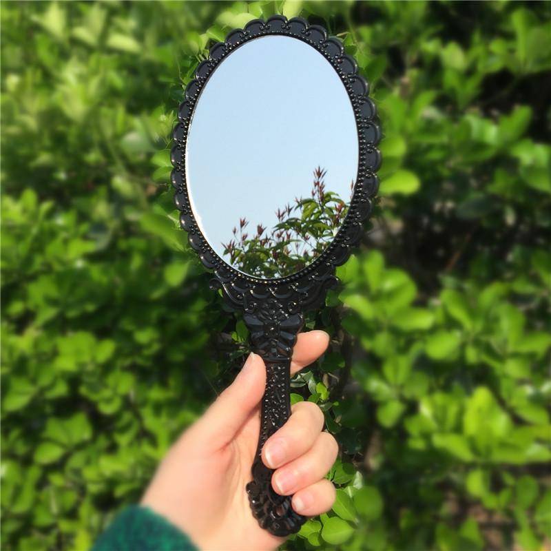 Kreative retro carving hand-gehalten kosmetikspiegel Weibliche griff make-up spiegel tragbare tragbare kleine runde spiegel make-up werkzeuge schwarz von Joom DACH