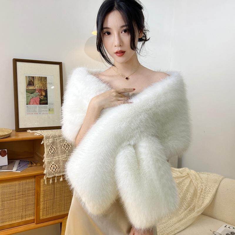 Kunstpelz Fuchshaar Cheongsam Schal Haarkragen Cape Bühnenabendessen Hochzeitskleid Schal Mode Damen Schal one size weiß von Joom DACH