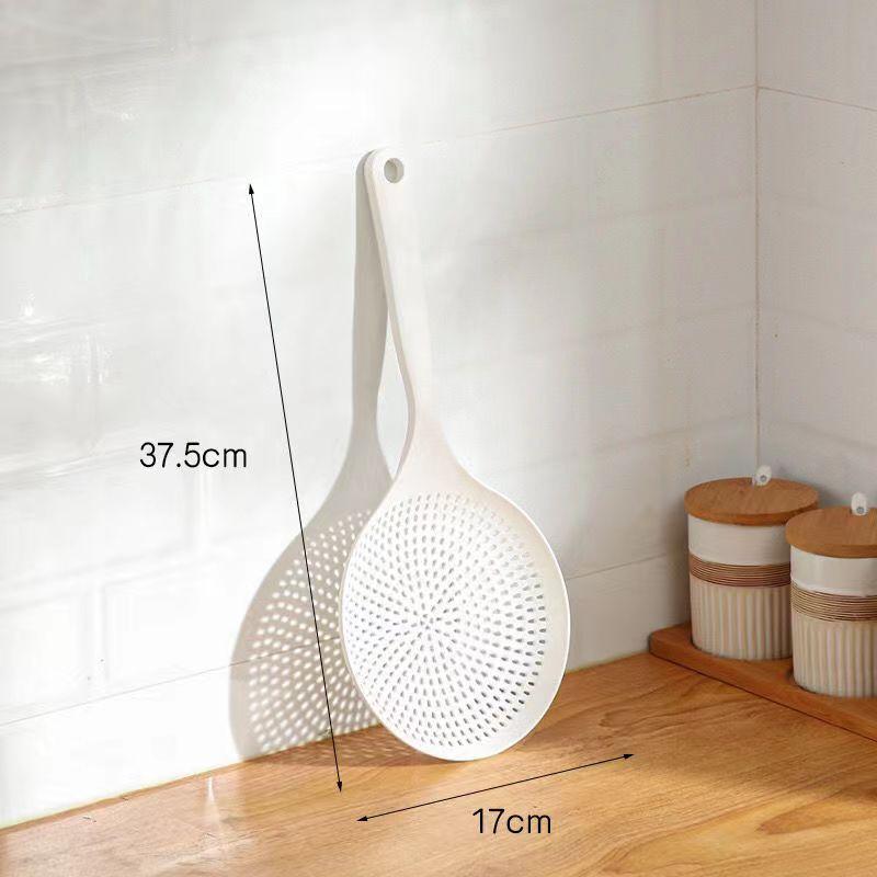 Kunststoff Große Sieb Löffel Ablauf Scoop Hitzebeständig Lange Griff Siebe Sieb Lebensmittel Pasta Siebe Küche Filter Gadgets weiß Kunststoff Große Sieb Löffel Ablauf Scoop Hitzebeständig Lange Griff Siebe Sieb Lebensmittel Pasta Siebe Küche Filter Gadgets weiß von Joom DACH