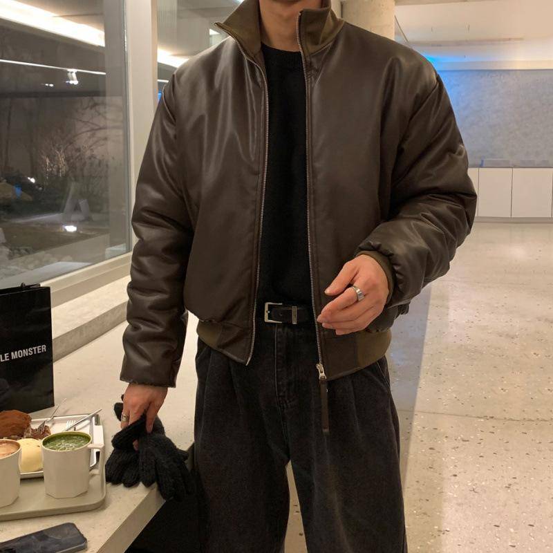 Kurzer PU-Leder Baumwollmantel Herren Winter Warm Stehkragen Mantel Koreanischer Stil Trendiger Baumwollmantel 2XL braun von Joom DACH