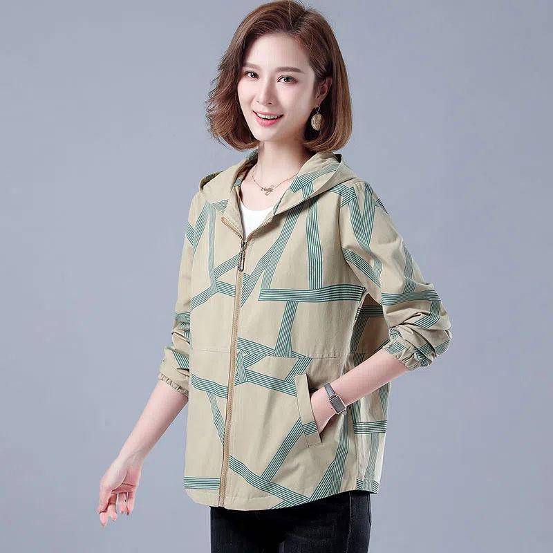 Kurzmantel Damen Bedruckt Mittelalte und ältere Damen Frühling und Herbst Koreanische Version Locker und dünn Mantel Kapuzenbekleidung für Mütter L khaki von Joom DACH
