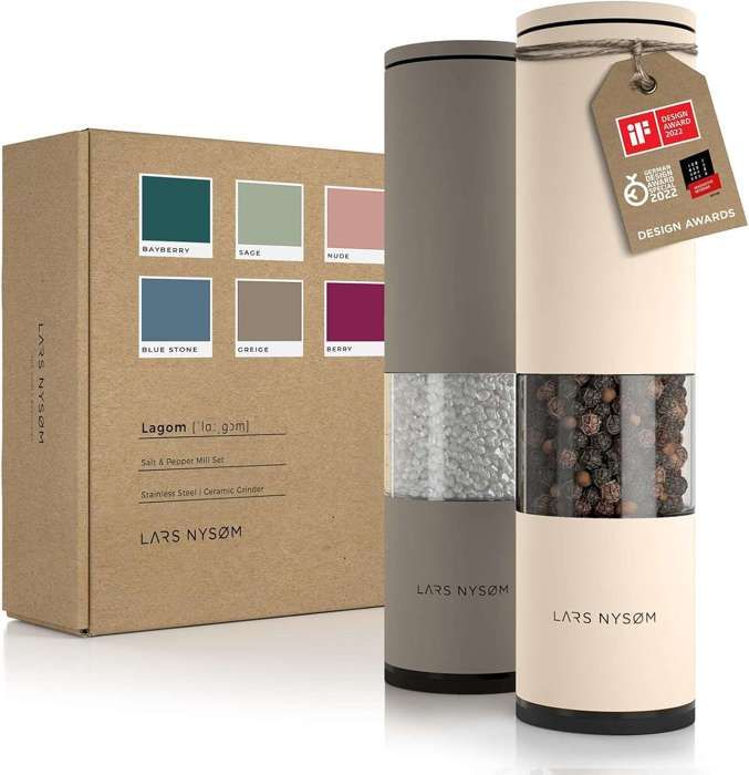 LARS NYSØM SALZ- UND PFEFFERMÜHLEN-SET; PFEFFER - TAUPEBRAUN / MANDELBEIGE von Joom DACH