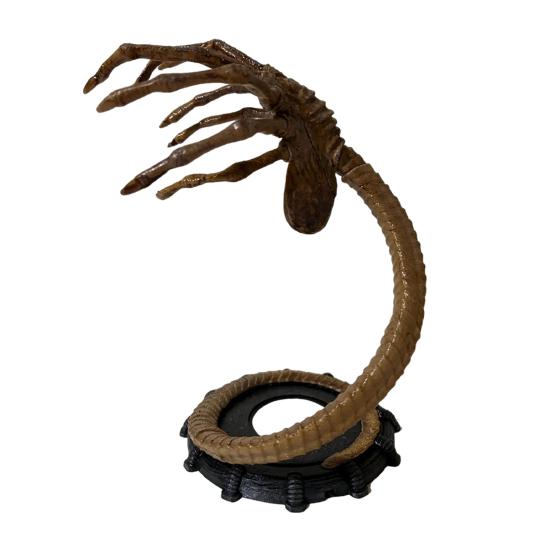 LED Facehugger Nachtlicht Gruselige Alien-Klauen Funkelndes Licht Horror Leuchtende Facehugger-Figur Tischlampe für Zuhause Schlafzimmer Halloween Innendekoration braun von Joom DACH