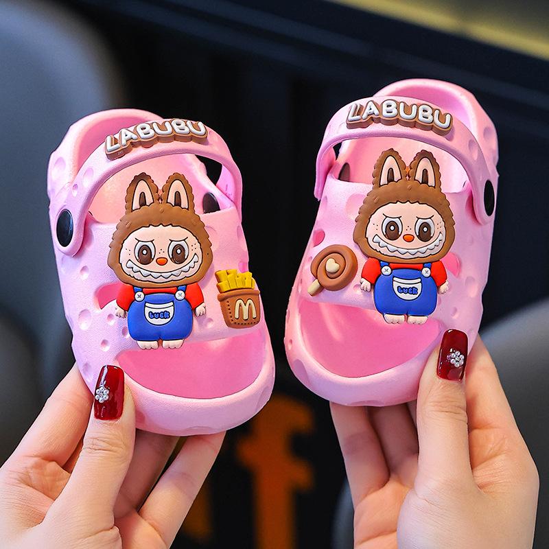 Labubu Cartoon Kinder Sommer Weichsohle Anti-Rutsch Hausschuhe für Jungen & Mädchen 17CM (Size 28-29) rosa von Joom DACH