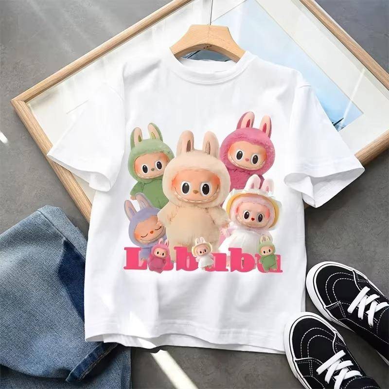 Labubu Original Kinder T-Shirt Junge Mädchen Kawaii Anime Muster Kurzarm Sommer Trendy Lässiges T-Shirt Top Kind Labubu Kleidung Geschenk 130 von Joom DACH