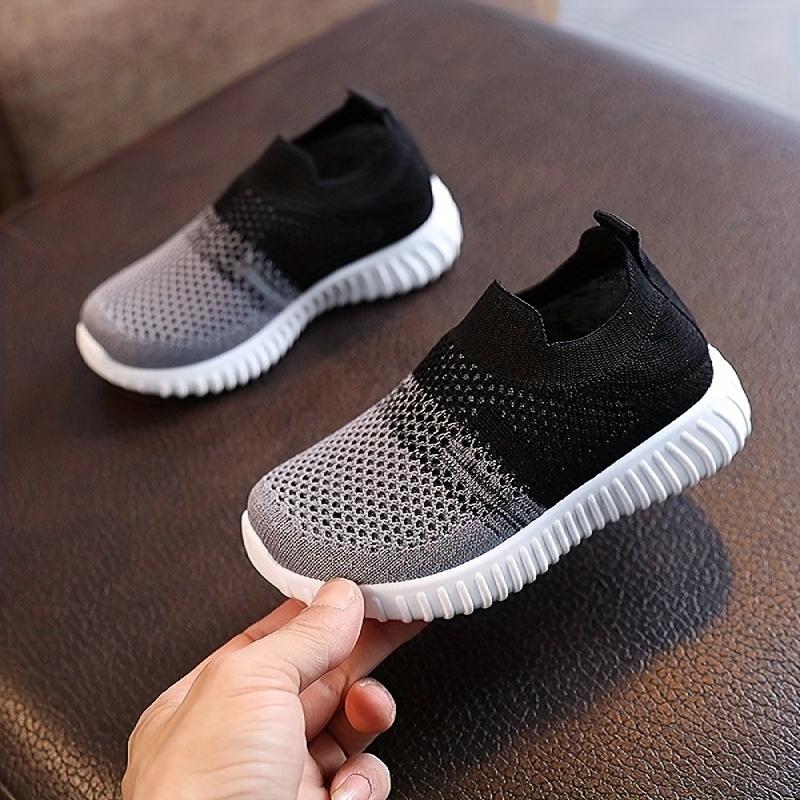 Lässige, atmungsaktive, gewebte Sneakers für Jungen, Mädchen und Kinder, leichte, rutschfeste Slip-On-Sneaker mit niedrigem Oberteil für drinnen und draußen, Frühling und Herbst 32 schwarz von Joom DACH