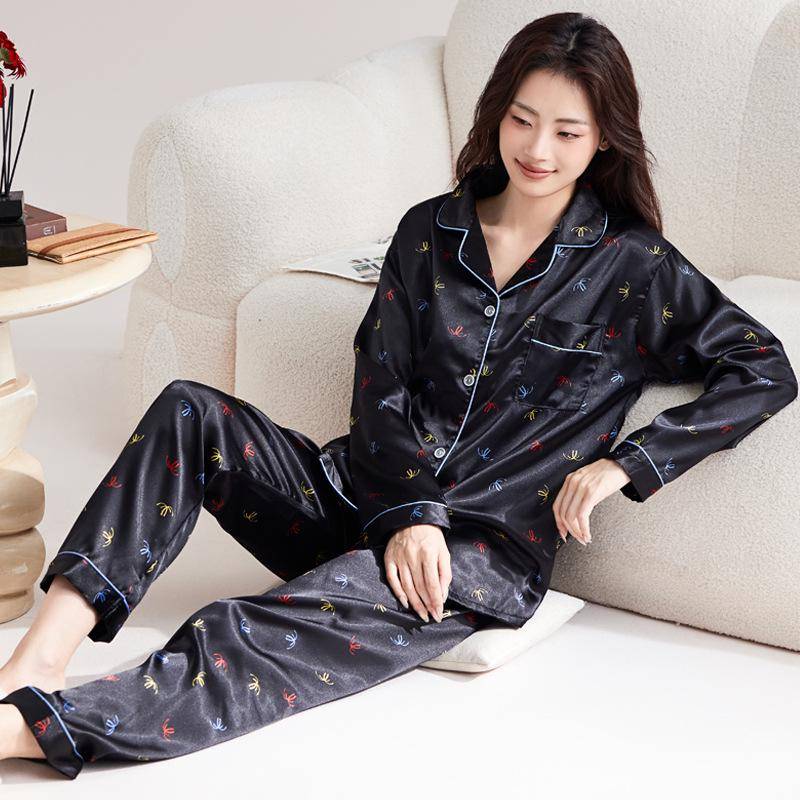„Langärmliger Luxus-Pyjama aus Eisseide mit Bienen-Print für Frühling und Sommer – Zweiteiliges Damen-Set“ M (80-100 jin) von Joom DACH