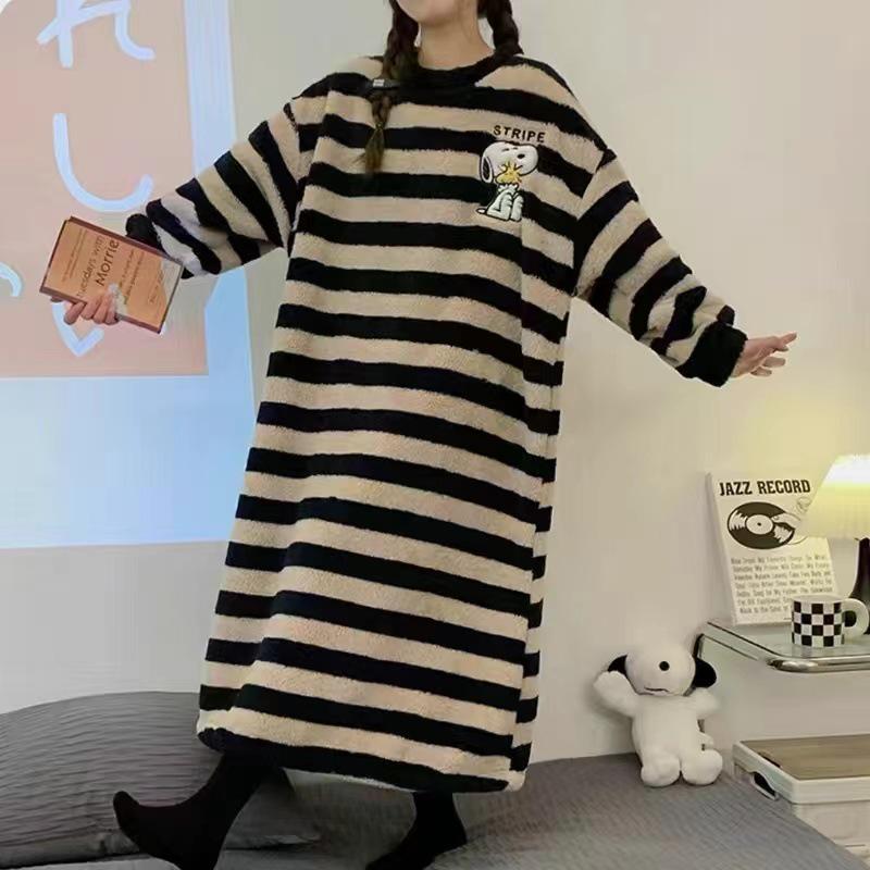 Langärmliges Flanell-Nachthemd mit Cartoon-Motiv für Damen – gemütliche Herbst-/Winter-Nachtwäsche für Studentinnen und Damen XXL (120-140 kg) von Joom DACH
