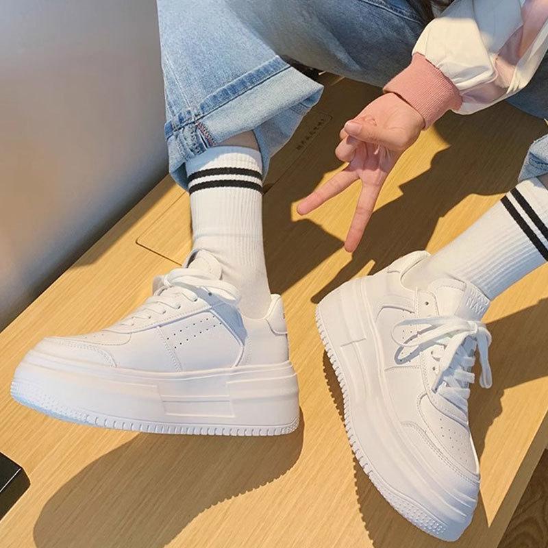 Leder-Board-Schuhe Kinder Frühling Neu Dicke Sohlen Erhöhen Kleine Weiße Schuhe Studenten Alle Lässigen Sportschuhe 40 von Joom DACH